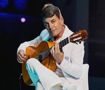 Guitarrista Oscar Portugués