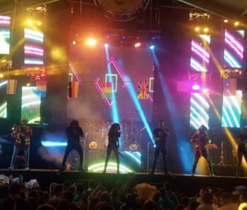 Orquesta completa sobre el escenario