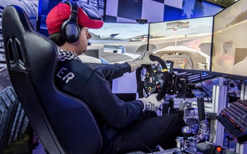 simulador de f1 con tres pantallas