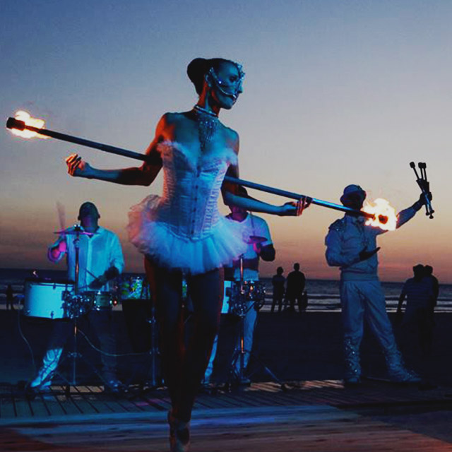 White Party inaugura VaVa Playa Barrosa